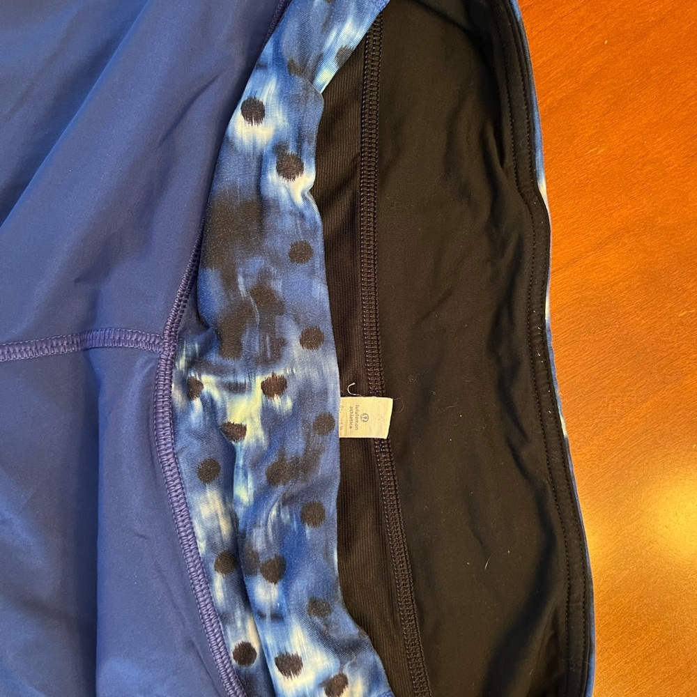 Lululemon - Picture 3 of 3